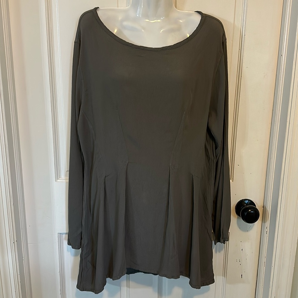 Handwritten by Tanya Sarne NWT Green gauze crinkle material blouse‎ size small